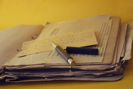 原來做網(wǎng)站的公司倒閉了，怎么辦？ old_files_pen_free_photo-457x304